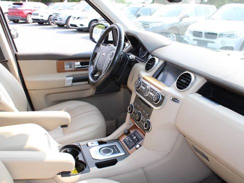 Used 2016 Land Rover LR4 HSE Silver Edition AWD/4WD image 12