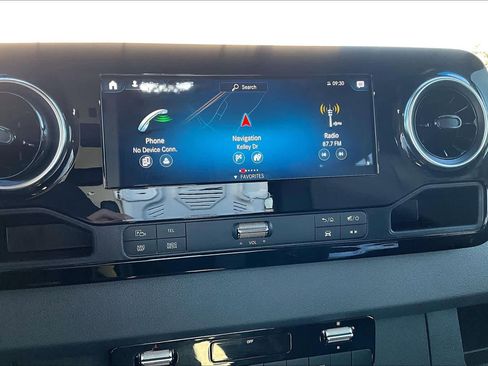 Used 2020 Mercedes-Benz Sprinter 2500 image 34