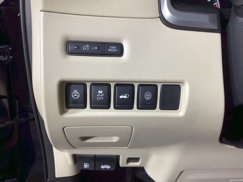 Used 2023 Nissan Murano SL w/ SL Moonroof Package image 25