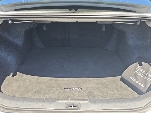 Used 2024 Nissan Altima 2.5 S FWD image 12