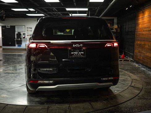 Used 2024 Kia Carnival LX image 6