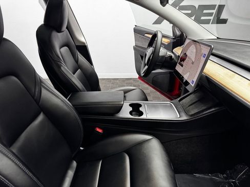 Used 2024 Tesla Model Y Long Range image 54