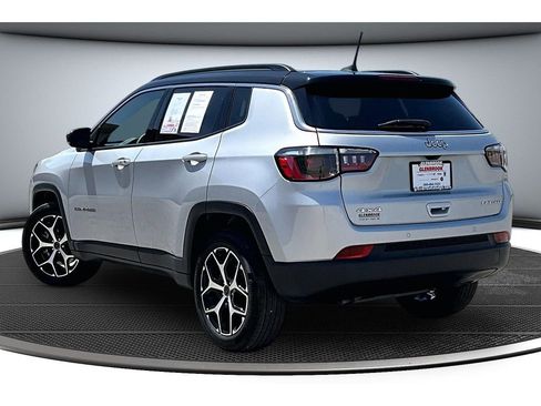 Certified 2025 Jeep Compass Limited AWD/4WD image 2