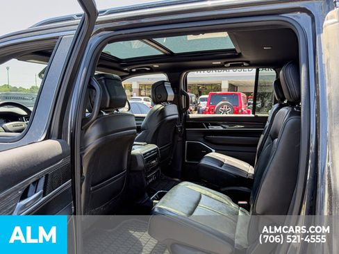 Used 2022 Jeep Wagoneer Series II w/ Premium Group I AWD/4WD image 16