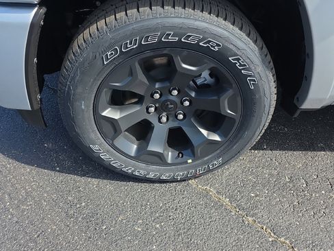 New 2026 RAM 1500 4x4 Crew Cab image 11