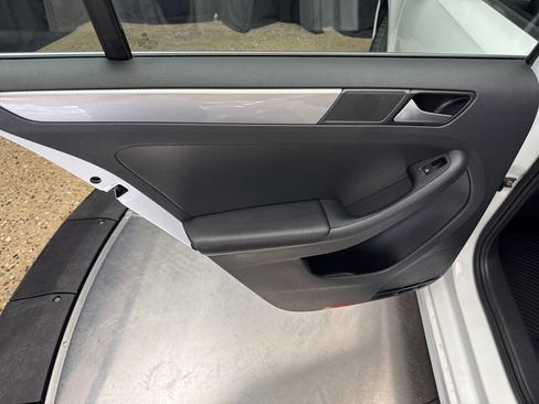 Used 2017 Volkswagen Jetta S image 26