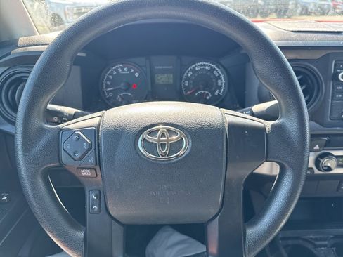 Used 2017 Toyota Tacoma SR AWD/4WD image 14