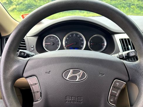 Used 2009 Hyundai Sonata GLS image 12