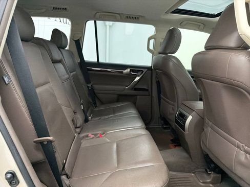 Used 2016 Lexus GX 460 w/ Premium Package AWD/4WD image 30