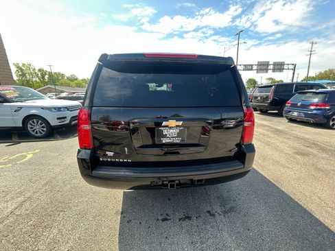 Used 2018 Chevrolet Suburban LT RWD image 5