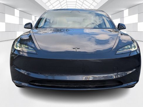 Used 2025 Tesla Model 3 image 2