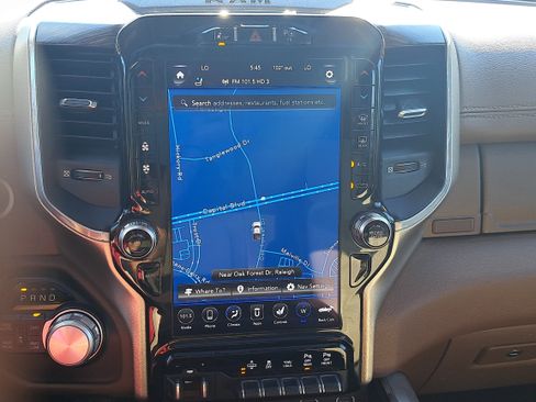 Used 2019 RAM 1500 Laramie AWD/4WD image 19