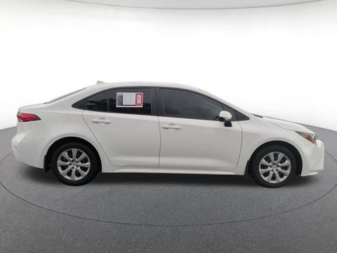 Used 2025 Toyota Corolla LE FWD image 7