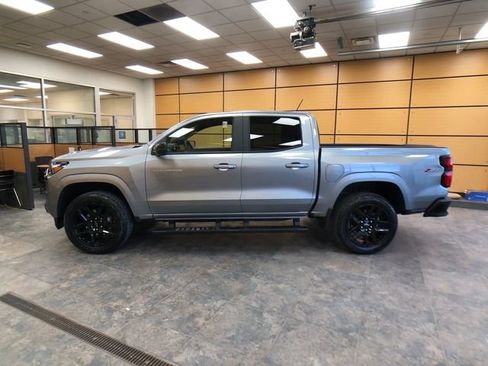 Used 2025 Chevrolet Colorado Z71 w/ Technology Package image 4