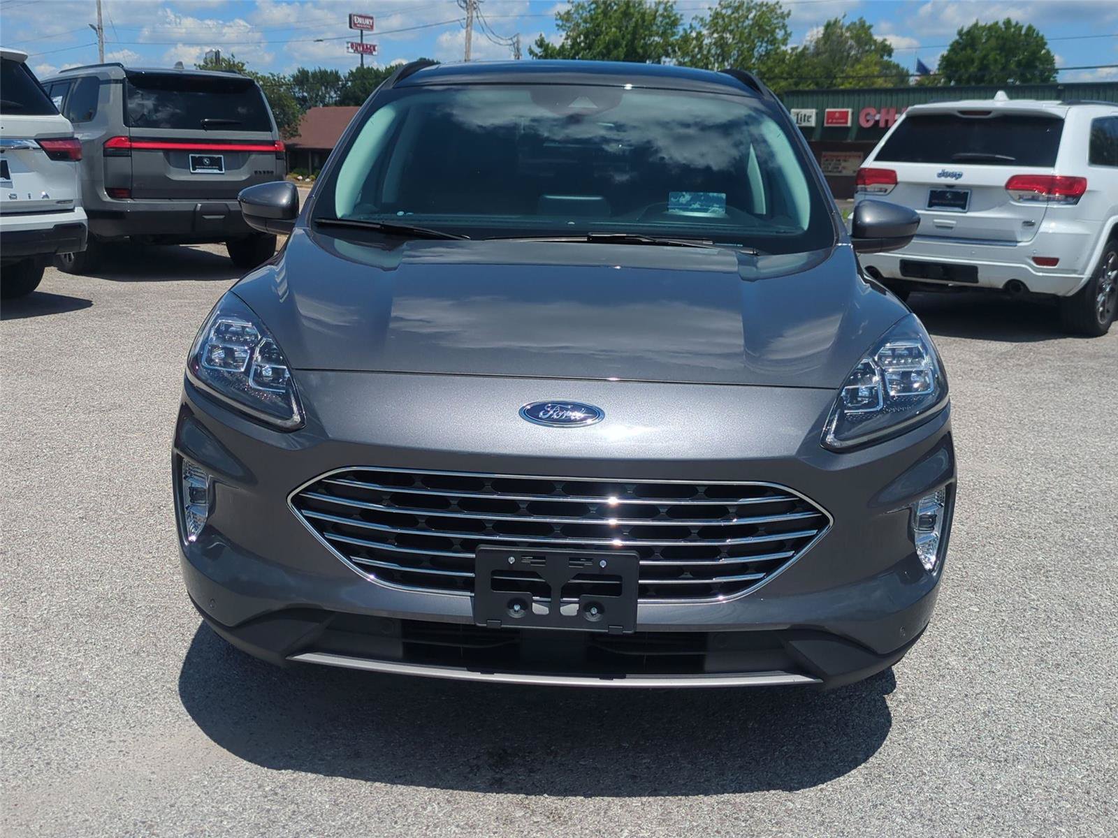 Used 2022 Ford Escape Titanium w/ Titanium Elite Package AWD/4WD image 8