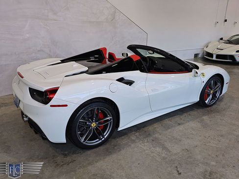 Used 2019 Ferrari 488 Spider image 53