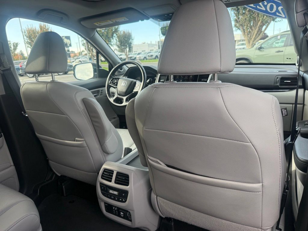Used 2021 Honda Pilot Elite image 51