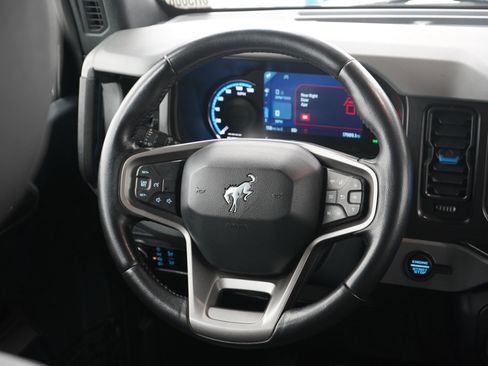 Used 2021 Ford Bronco Black Diamond image 16