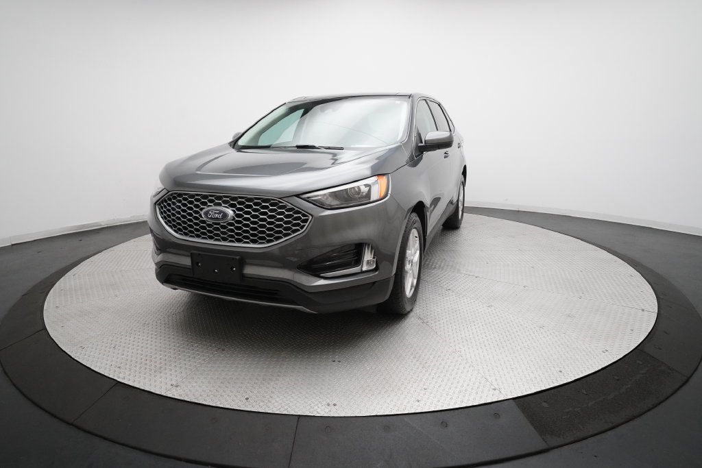 Used 2024 Ford Edge SEL w/ Convenience Package AWD/4WD image 12