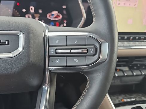 Used 2023 GMC Canyon Denali AWD/4WD image 18