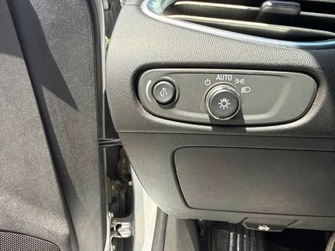 Used 2017 Chevrolet Malibu Hybrid FWD image 17