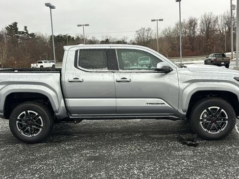 New 2026 Toyota Tacoma TRD Sport image 29