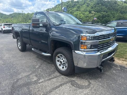 Used 2017 Chevrolet Silverado 2500 W/T w/ WT Convenience Package AWD/4WD image 2