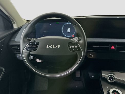 Used 2024 Kia EV6 Light RWD image 18