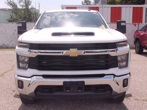 Used 2024 Chevrolet Silverado 2500 LT w/ All Star Edition AWD/4WD image 2