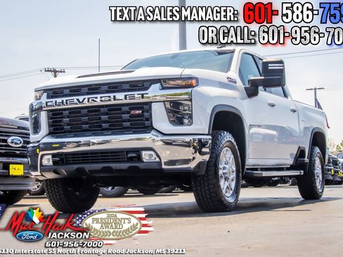 Used 2022 Chevrolet Silverado 2500 LT w/ Convenience Package AWD/4WD image 4