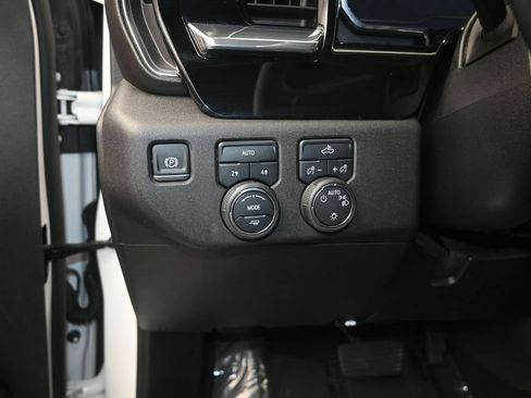 Certified 2025 Chevrolet Silverado 1500 LT AWD/4WD image 12