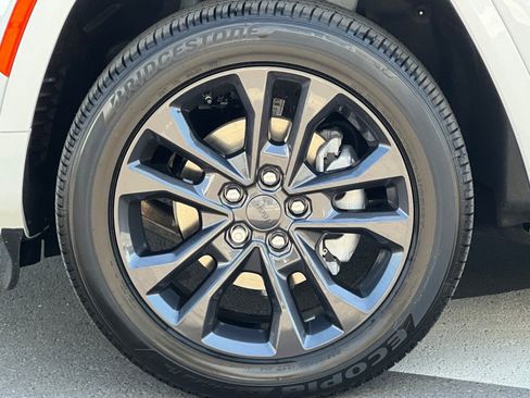 New 2026 Jeep Grand Cherokee Limited AWD/4WD image 26