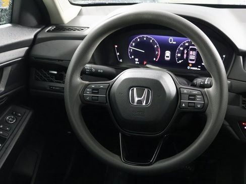 Used 2023 Honda Accord EX image 9