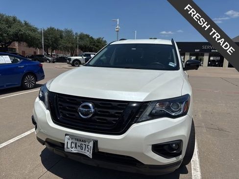 Used 2018 Nissan Pathfinder SL w/ Midnight Edition Package FWD image 2