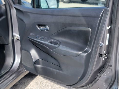 Used 2023 Nissan Versa SV image 24