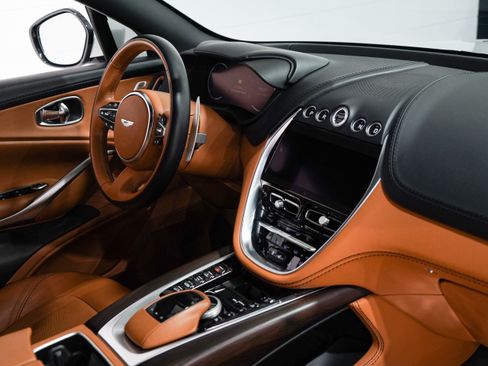 Used 2022 Aston Martin DBX AWD/4WD image 17