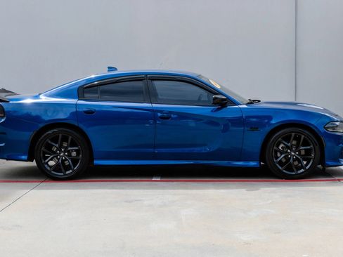 Used 2022 Dodge Charger R/T w/ Blacktop Package RWD image 8