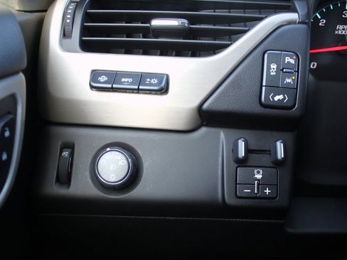 Used 2019 GMC Yukon XL Denali image 13