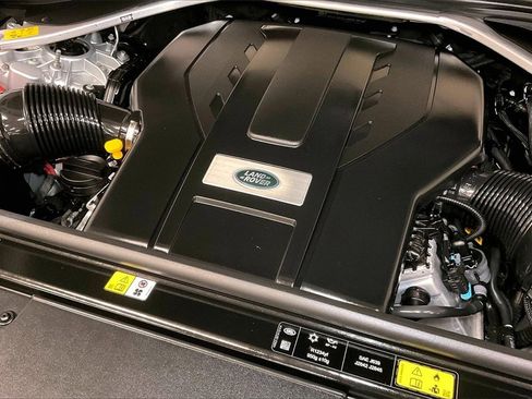 Used 2023 Land Rover Range Rover SE image 16