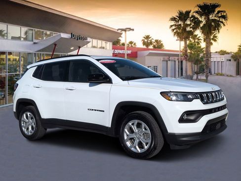 Certified 2024 Jeep Compass Latitude image 1