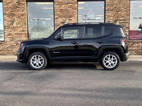 Used 2023 Jeep Renegade Latitude w/ Premium Group image 2