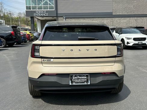 New 2026 Volvo EX30 Plus w/ Protection Package Premier image 3