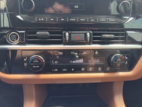 Used 2023 Nissan Pathfinder Platinum FWD image 17