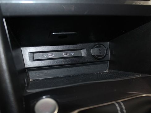 Used 2024 Volkswagen Tiguan SE image 54