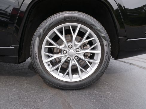 Used 2023 Jeep Grand Cherokee L Summit image 12