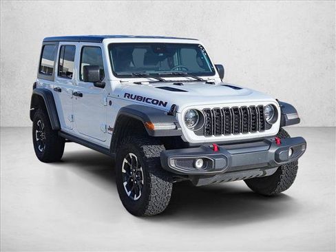Used 2025 Jeep Wrangler Unlimited Rubicon AWD/4WD image 3