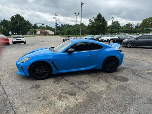 Used 2023 Toyota GR86 Premium w/ ALL Weather Mat Package (TMS) RWD image 7