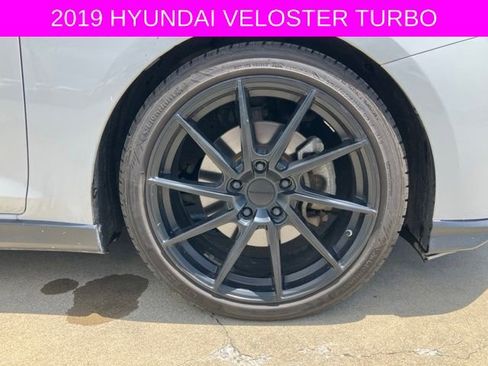 Used 2019 Hyundai Veloster Turbo FWD image 11