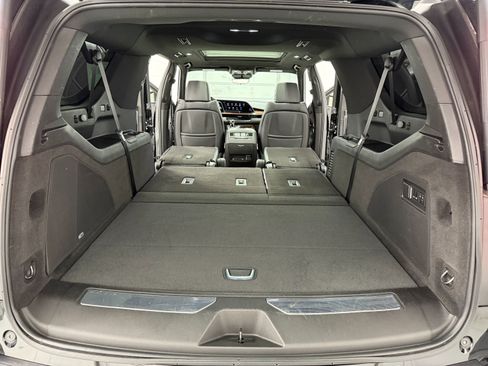Used 2023 Cadillac Escalade ESV Premium Luxury AWD/4WD image 46