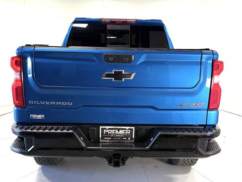 Used 2022 Chevrolet Silverado 1500 ZR2 w/ Technology Package image 5